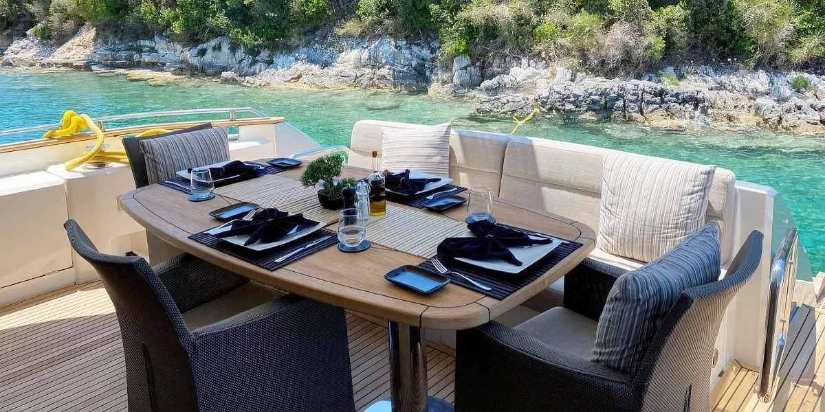 Аренда яхты Monte Carlo 65 на Лазурном берегу, Франция